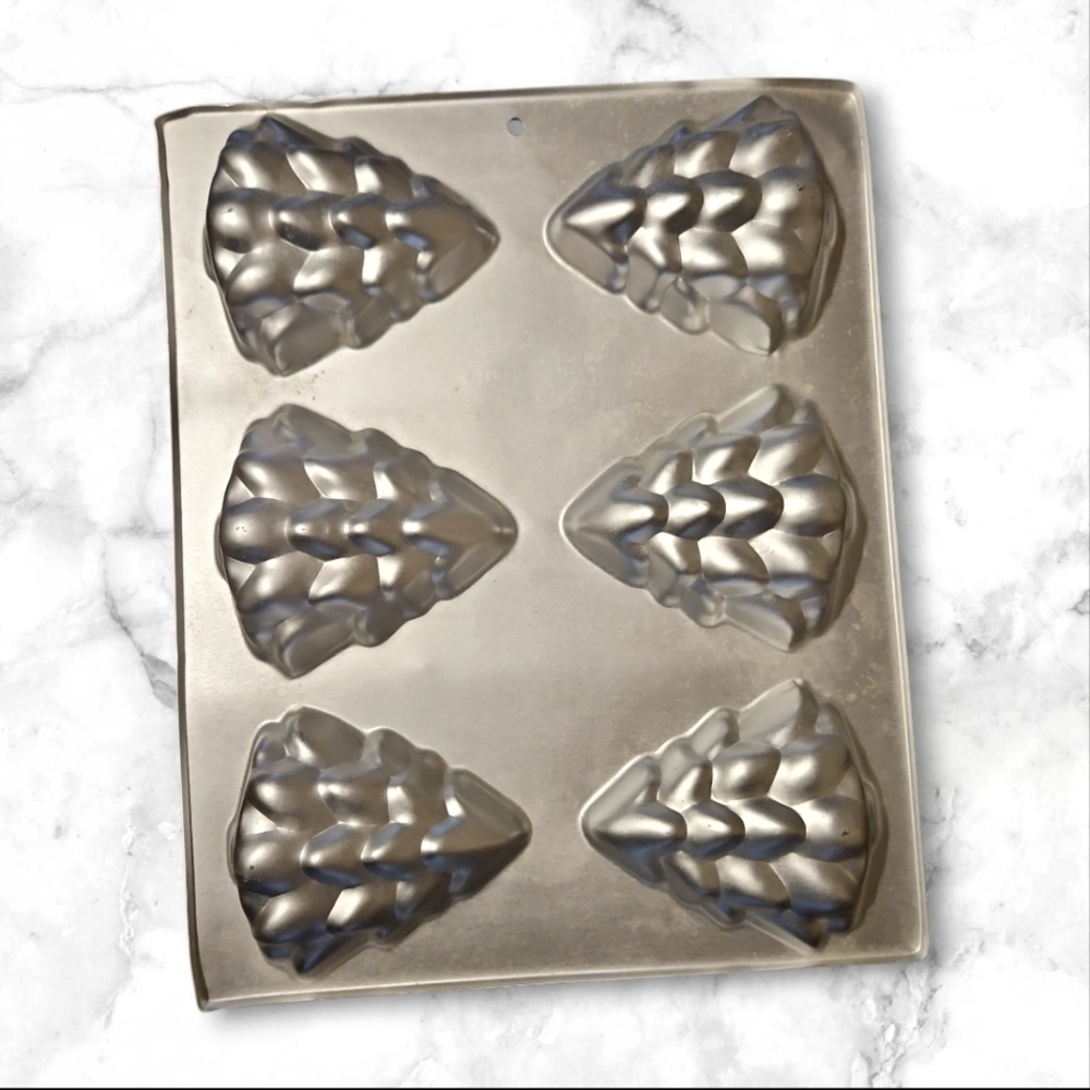 Wilton Mini Christmas Tree Cake Pan
